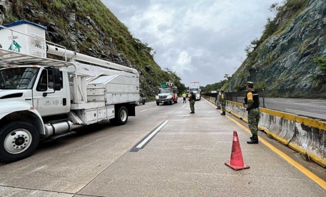 Reabren autopista Chilpancingo-Acapulco, se dará prioridad a estos vehículos