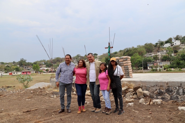 Entrega alcalde de Jiutepec material para obra pública en centros de población