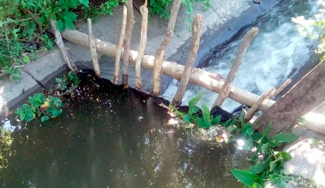 Xoxocotla y Zacatepec contaminan el canal de riego “Quinta Toma”
