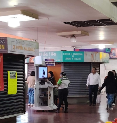 Los delincuentes llegaron cuando el encargado estaba a punto de cerrar el negocio.