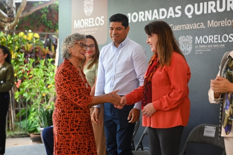 Transforma Gobierno de Morelos vida de personas adultas mayores a través de cirugías oftalmológicas