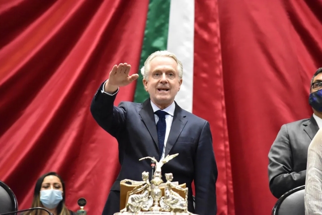 Santiago Creel asume la presidencia de la Mesa Directiva de la Cámara de Diputados