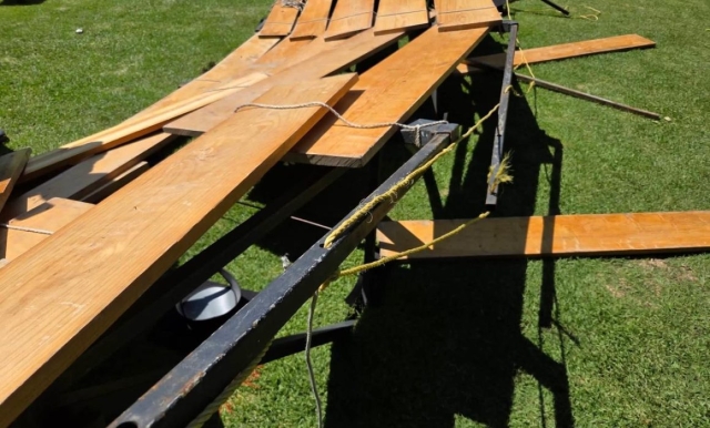 Colapsan gradas durante foto de graduaci&oacute;n en Ibero CDMX