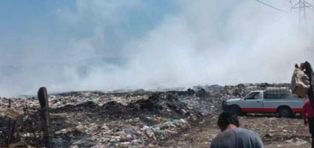  El pasado viernes se registró un avance en el combate al incendio, pero las brigadas no trabajaron el sábado ni el domingo y ello provocó que se avivaran las llamas.