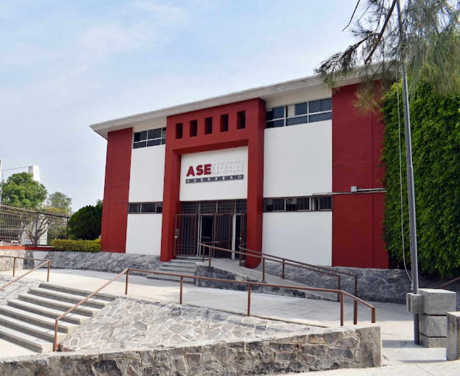 Auditoría de Guerrero denuncia a alcaldesa de Acapulco por no justificar 898 mdp