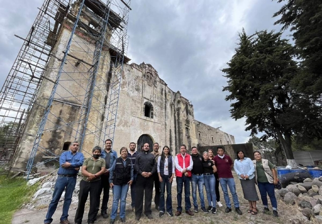 Autoridades federales y municipales presenciaron el inicio de la reconstrucción.