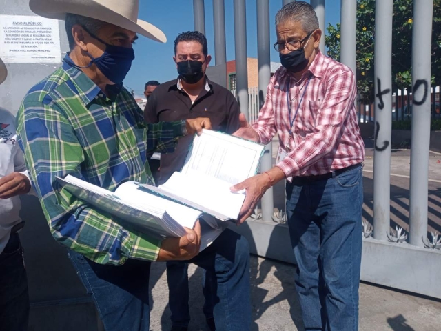 Dirigentes campesinos amenazan con cierres de carreteras