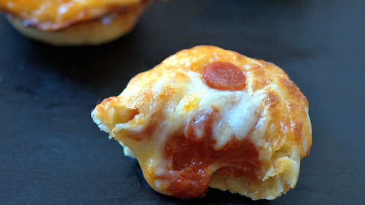 Prepara deliciosos &#039;pizza bites&#039; con tan solo 3 ingredientes