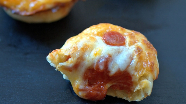 Prepara deliciosos &#039;pizza bites&#039; con tan solo 3 ingredientes