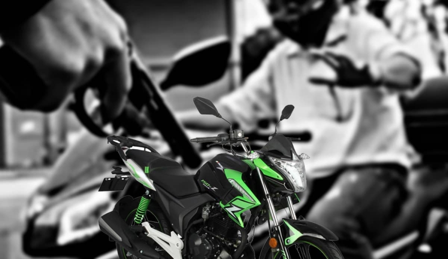 Dos individuos le robaron una moto
