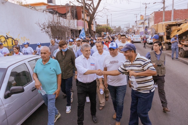 Se compromete José Luis Urióstegui a realizar más obra pública en Cuernavaca