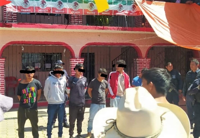 Los individuos fueron mantenidos en la ayudantía municipal.