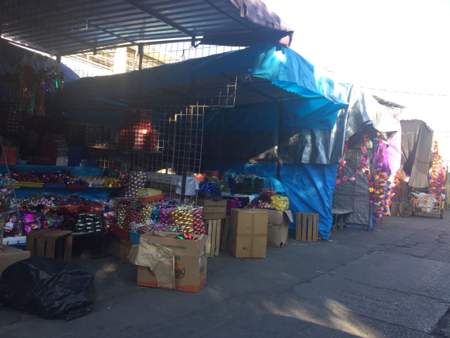 Comerciantes de mercado de Jojutla siguen soñando con un estacionamiento