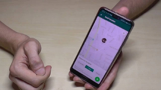 ¿Es posible conocer la ubicación de un contacto de WhatsApp sin que nos la comparta?