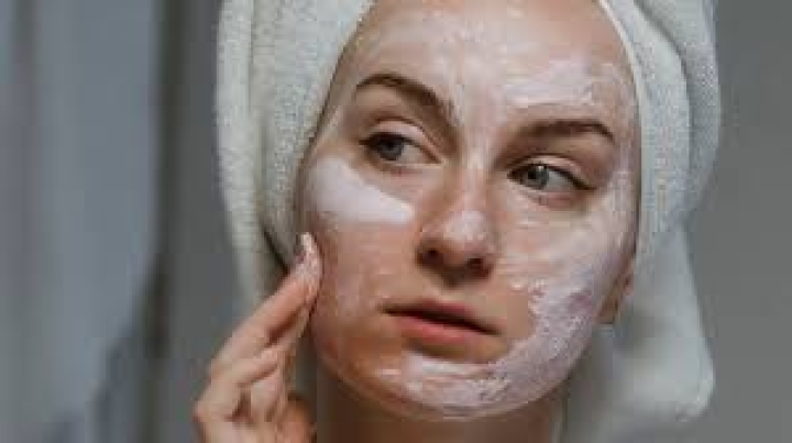 ¡Adiós piel seca! 5 ajustes imprescindibles para tu skincare invernal