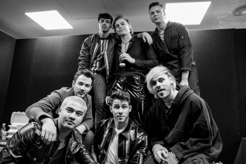 Jonas Brothers y 5 Seconds of Summer hacen vibrar a Los Ángeles con una colaboración sorpresa