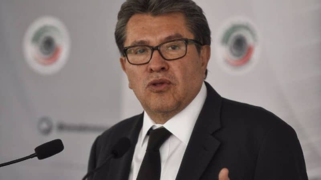 Hackean WhatsApp de Ricardo Monreal