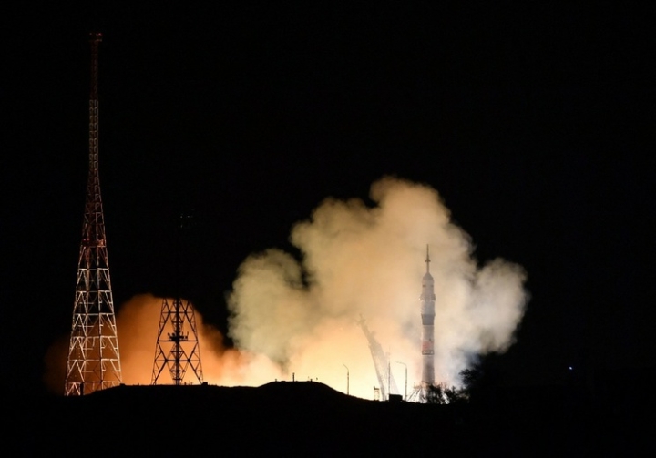 Despega hacia la Estación Espacial nave Soyuz con 3 tripulantes a bordo