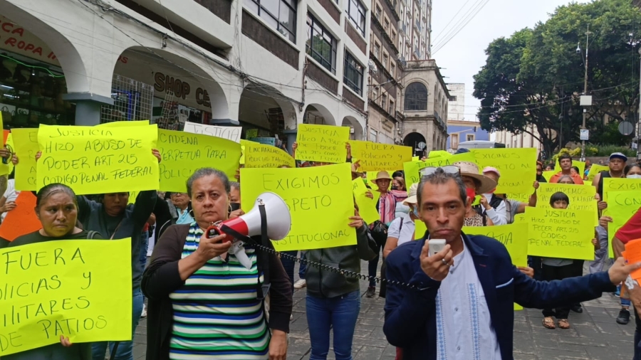 Se manifiestan vecinos de Patios de la Estación; demandan justicia por Luis Ángel