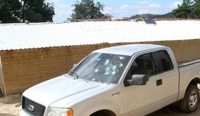 Disparan contra una camioneta en San Antón