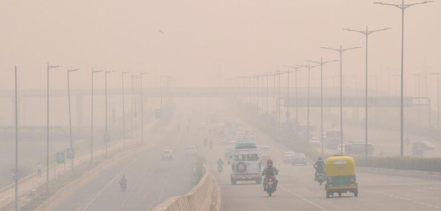 Niebla tóxica cubre Nueva Delhi: podría afectar vuelos