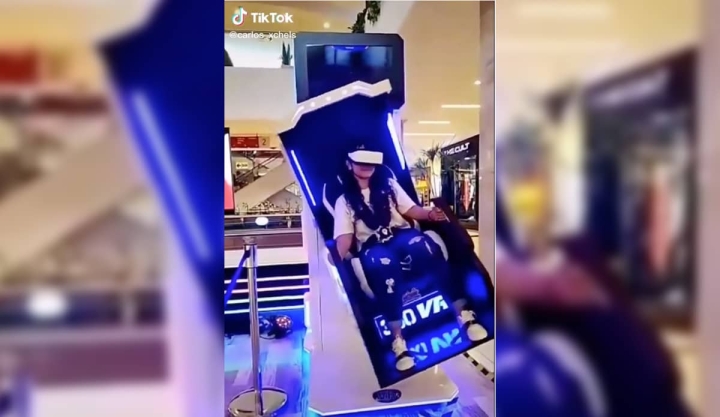 Juego de realidad virtual se cae en centro comercial