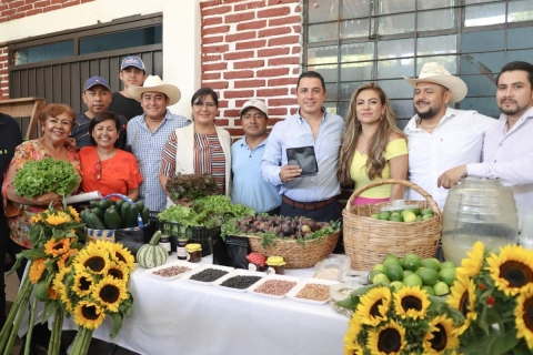 Avanza Jiutepec en apoyos para el campo