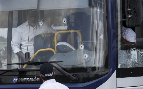 Tiroteo en parada de autobús de Jerusalén deja seis muertos y 13 heridos