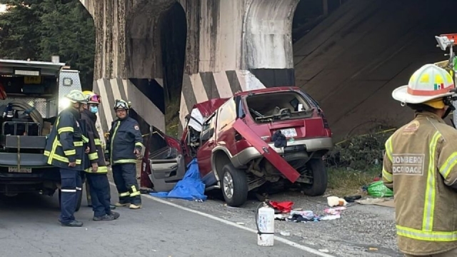 Tragedia en la México-Toluca: Tráiler impacta a una camioneta y deja un saldo de cuatro muertos
