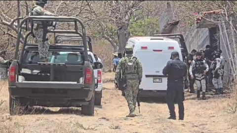 En el sitio no pudieron determinar la causa de muerte de los finados.