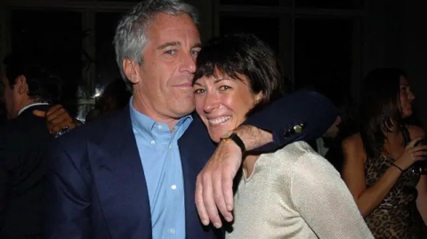 Ghislaine Maxwell, c&oacute;mplice de Epstein, se niega a declarar ante Congreso de EU