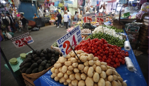 Inflación en México sube a 3.93% en abril, impulsada por alimentos y mercancías