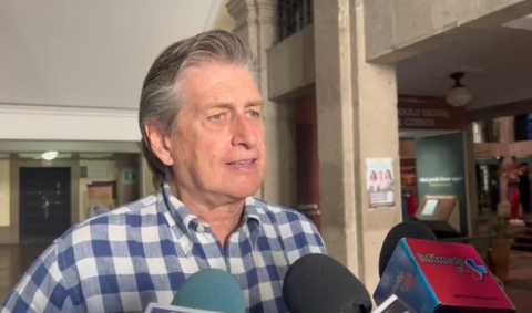 Casi lista, cartelera para el Teatro del Pueblo de la Feria de la Primavera