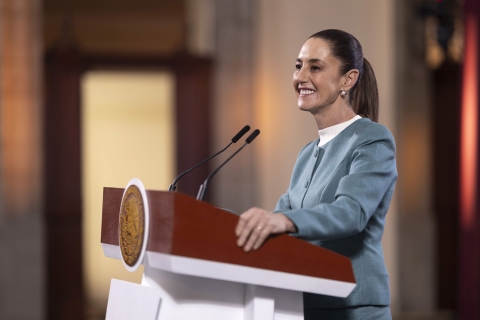 Sheinbaum responde a acusaciones de narcomanta en Sinaloa sobre corrupción