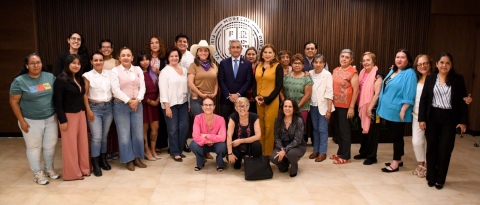 Unen esfuerzos Fernando Blumenkron y colectivas para atender las violencias contra las mujeres