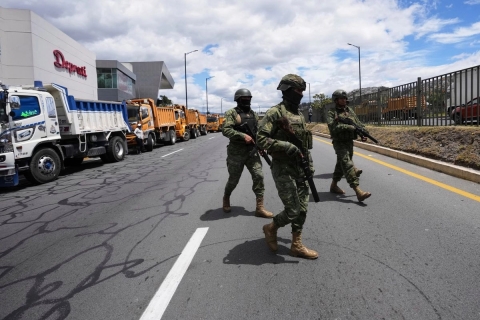 Ecuador declara estado de excepci&oacute;n por bloqueos y protestas contra subsidio di&eacute;sel