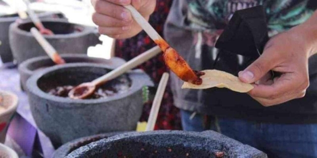   Los asistentes podrán degustar de una gran variedad de sabores de salsas.