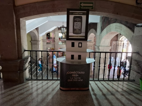 Instalarán puntos de conexión gratuita a WiFi en plazas públicas 