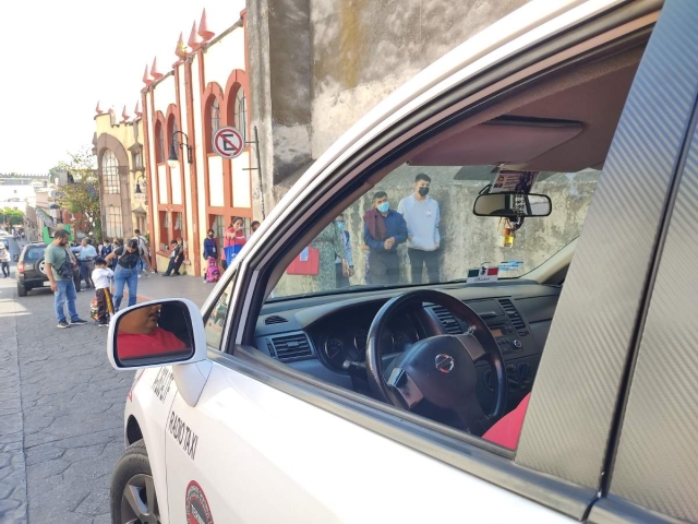 Prefiere ser taxista que chofer de Uber 