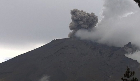 Detectan formación de un “domo bebé” en el volcán Popocatépetl tras ligera explosión