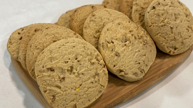 Sabor y textura en cada bocado: Polvorones de nuez caseros