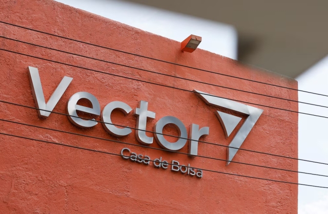 Vector Casa de Bolsa investigada por la FGR por lavado de dinero y huachicol