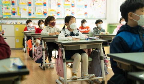 Profesora apuñala a alumna de 8 años en escuela de Corea del Sur