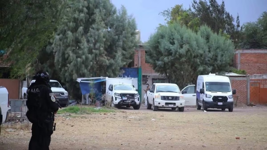 Fiscalía de Guanajuato localiza fosa clandestina tras cateo en Irapuato