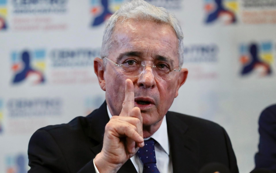 Expresidente Álvaro Uribe es declarado culpable por sobornar a testigo