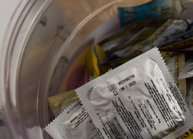 Cofepris alerta por falsificación de esta marca de condones y lubricantes