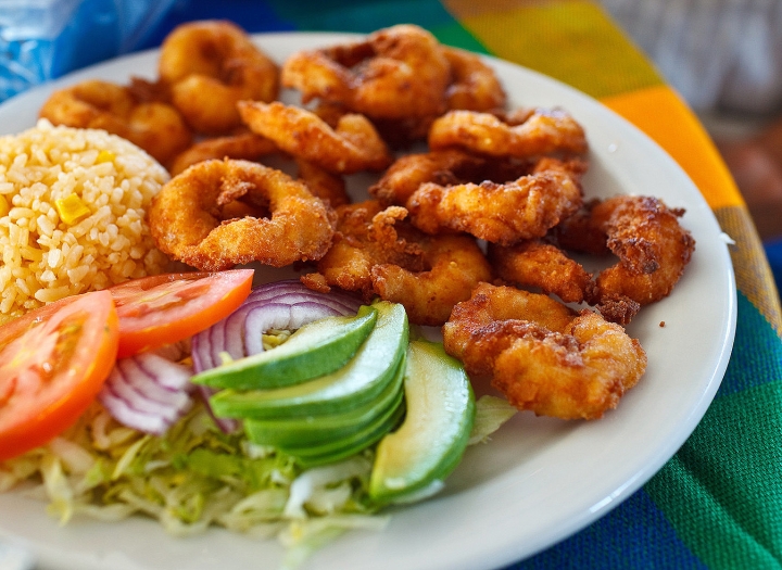 Del mar a tu mesa: Receta sencilla de camarones empanizados para cuaresma