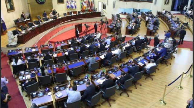El Salvador decreta estado de excepción ante ola de violencia