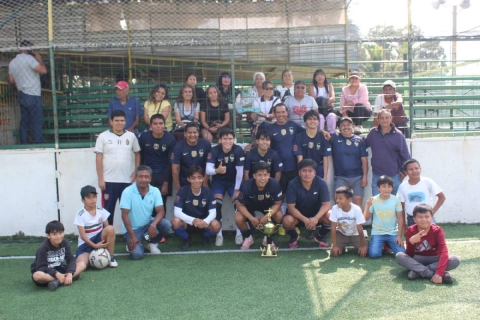 Raiders repiti&oacute; rival y volvi&oacute; a imponerse en la final del Torneo Dominical para conseguir el bicampeonato.