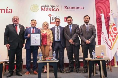En el anuncio de la incorporación de la empresa OXXO a “El Buen Fin” se informó también que la meta de este año es superar el resultado de 2024, cuando se registraron ventas por 172.9 mil millones de pesos.